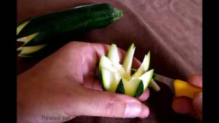 fleur simple sculpté en courgette simple flower carved zucchini [upl. by Darcy]