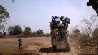 Bus équilibriste au Sénégal 2016 [upl. by Lunseth170]