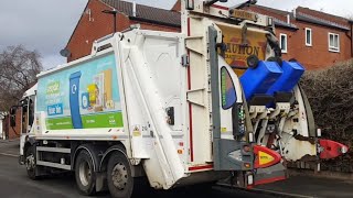 Sheffield city council veolia Dennis elite 6 emptying Blue mixed paper and card bins [upl. by Chilson487]