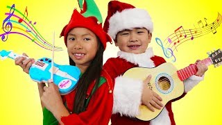 Wendy amp Lyndon Pretend Play Singing Christmas Carol Songs amp Nursery Rhymes for Presents [upl. by Cotter394]