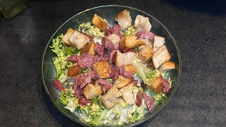 Salade frisée aux gésiers confits et croûtons [upl. by Dloreh99]