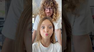 Comunque chiara vuole farmi icapelli lisciSe questo video va virale Chiara mi fara i capelli lisci [upl. by Arrad571]