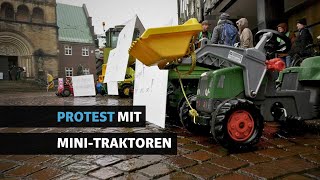 Bremer Schaffermahlzeit Bauern demonstrierten vor dem Rathaus gegen Agrarpolitik [upl. by Richman]