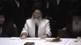 Bobover Rebbe Shlita Feering Tish Erev amp Motze Yom Kippur [upl. by Broderic]