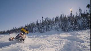 Au SaguenayLacSaintJean il y a de la neige et une bordée de motoneige [upl. by Victorine]