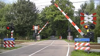 Spoorwegovergang Nijkerk  Dutch railroad crossing [upl. by Assi]