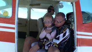 Dad skydiving with 5 years old daughter [upl. by Timus]