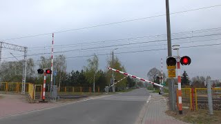 4K SSP przy po Cienin Kościelny  Polish railroad crossing [upl. by Obadias]