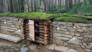 Building SECRET UNDERGROUND WOOD BUNKER amp WARM SURVIVAL SHELTER in The Forest [upl. by Meid]