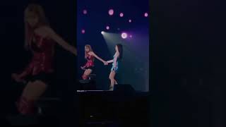 Lisa kissing Rose Jisoo Jennie🤫🤫shortsblackpinkfyp [upl. by Seabury841]