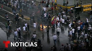 Protestas y represión en Venezuela dejan múltiples detenidos y heridos  Noticias Telemundo [upl. by Dnalsor30]