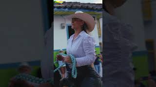 Hermosas Amazonas Colombianas en Cabalgata de Salento  Quindío 😍 caballos cabalgata colombia [upl. by Atteyram]