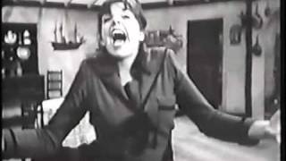 LIZA MINNELLI in rare perk singing quotDingaling I Feel SO ChRiStMaSeYquot [upl. by Ahcsim]