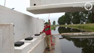 Nieuwe bruggen in Wapenveld [upl. by Enisamoht]