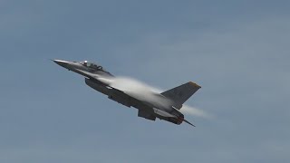 令和5年度松島基地航空祭 F16 デモフライト  PACAF Viper Demo  Matsushima Air Festival 2023 [upl. by Matazzoni260]