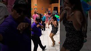 chico plata bailando la perrita coqueta con su bailarina 🎵🎺🎶🎷👍shorts dance baile music short [upl. by Verene]