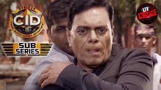 Viral Videos  सीआईडी  CID  DCP Chitrole ने अकेले की लुटेरों की धुलाई [upl. by Subir621]