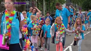 Intocht Avondvierdaagse Veendam 2018 [upl. by Arbed]