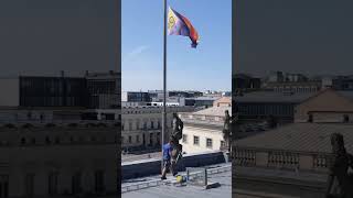 Hissen der Regenbogenflagge auf dem Hauptgebäude der HU [upl. by Hieronymus306]