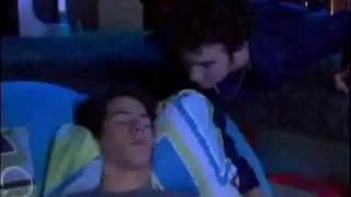 Jonas Brothers  World War III  Live at the Teen Choice Awards 2009 TCAs 09 [upl. by Akerahs554]