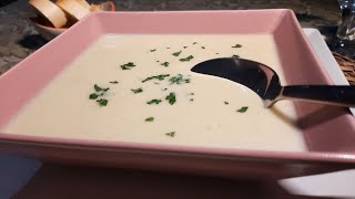 Vichyssoise Leek soup  فيشيسواز، الشوربة الفرنسية الراقية بمقادير بسيطة [upl. by Nafets]