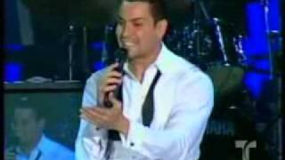 Victor Manuelle vivo orgulloso en vivo [upl. by Alius]