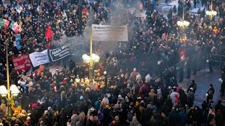 Zehntausende demonstrieren in Hamburg gegen Rechtsextremismus [upl. by Yroj]