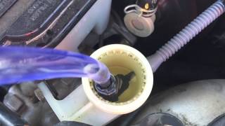 How to bleed air from hydraulic clutch [upl. by Odarbil]