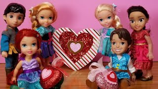 Valentines day 2021  Elsa amp Anna toddlers at school  Barbie is the teacher  heart crafts [upl. by Ailegna]