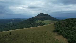 Vulkan Puy du Pariou in v ozadju Puy de Dome [upl. by Inerney]