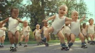 Niños Patinadores  Roller Babies  Evian Commercial  Bebes en Patines [upl. by Chic]