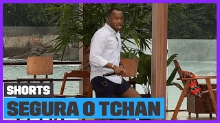 Thiaguinho se joga na coreografia de Segura o Tchan  TVZ Verão  Shorts [upl. by Waverley483]