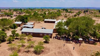 Het bos van Kamilaza  Voorbereidingsreis Malawi Onbeperkt [upl. by Placidia]