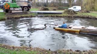 Uitbaggeren vijver in Koningspark Raamsdonksveer [upl. by Damour320]