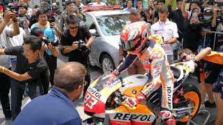 RC213V Marc Marquez in Bangkok Thailand มาร์ค มาเกวซ ราชดำเนิน [upl. by Einalem730]