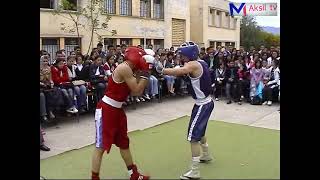 Lycée djebla ouaguenoun boxe entre Ahcene Oukoukes en bleu et Aissa chetouane en rouge 20avr2009 [upl. by Norahc]