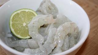 How To Peel And Devein Shrimp For Cooking [upl. by Gilligan598]