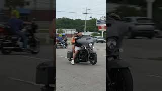 HARLEY DAVIDSON STREET GLIDE 26 CRAZY WILLY ON FLYBY harleydavidsonpeople willy shorts viral [upl. by Mallory77]