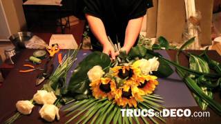 Comment réaliser une gerbe de fleurs ou une composition florale   Tutoriel par trucsetdecocom [upl. by Grimaud]