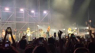 HAIM amp Taylor Swift  ‘Gasoline’  ‘Love Story’ live at the London O2 Arena July 21st 2022 [upl. by Ydna133]