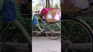 What do Vietnamese people sell inNgười Việt Nam bán cái gì ở trong [upl. by Ateekahs]