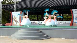 부채춤 Danse traditionnelle avec éventail [upl. by Prudie]