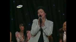 Snezana Savic kao Lepa Lukic  Grand kabare  TV Pink 2004 [upl. by Spohr426]