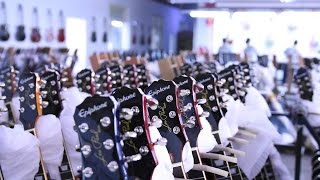 Epiphone Factory Tour in China English Subs〜室長が行く！エピフォン中国青島工場【デジマート・マガジン特集】 [upl. by Anelrihs]