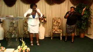 Building Believers Worship Center Praise amp WorshipWith Delores Cresso [upl. by Wunder]