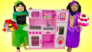 Emma amp Jannie Pretend Play Food Cooking Competition w Cute Kitchen Kid Toys [upl. by Carrie733]