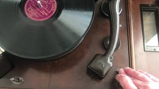 How a 1934 HMV Model 542 RadioGram works [upl. by Asimaj]