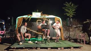 Festival de théâtre près dAléria en Corse superbes souvenirs final en chansons avec Marcelino [upl. by Trstram219]