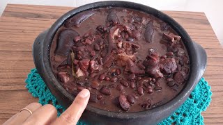 Feijoada Simples  Feijão preto com pé de porco [upl. by Flor]