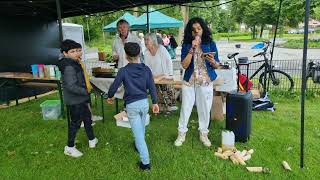 Kinderen vermaken zich tijdens zeskamp in het Diamantpark [upl. by Olva]